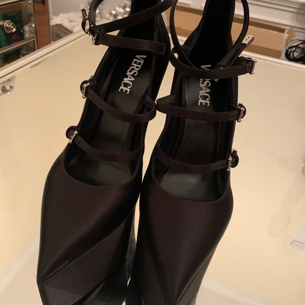 Versace SZ 41, PRICED FOR QUICK SALE